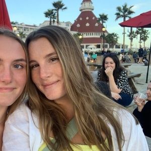 Meet your Posher, Becca